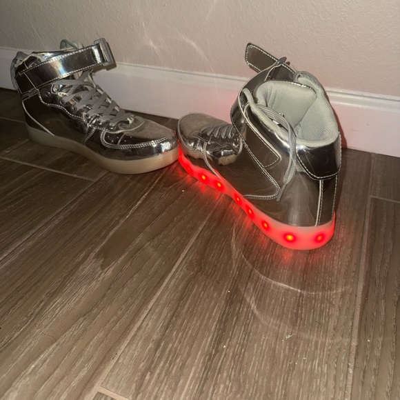 IGxx Men's LED Light Up High Top Sneakers - Chrome Silver & Futuristic Style 9 - Picture 13 of 14